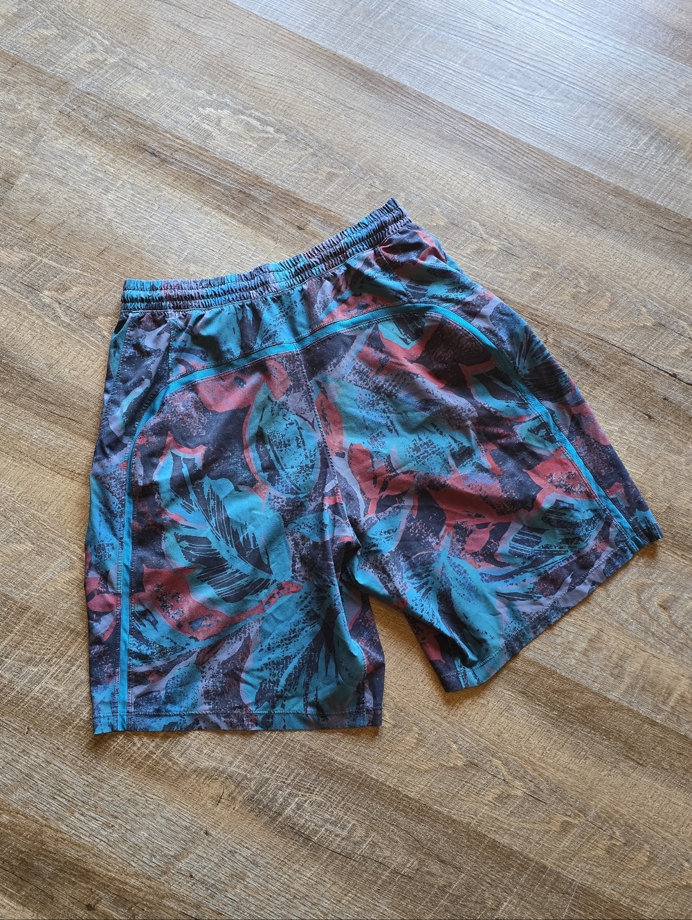 Lululemon Pace Breaker Short Linerless Tropical Shadow Shark Teal Multi Size M - Picture 9 of 9